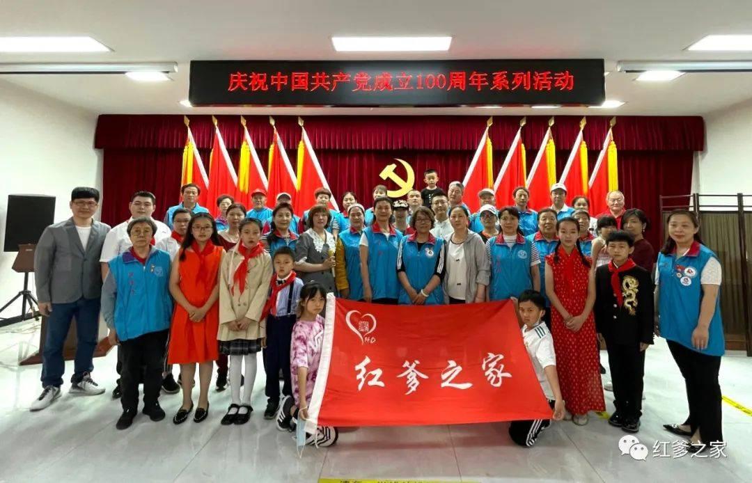 好人终得好报！男子因照顾独居老人获得上海一套房，独居老人为何越来越多？游戏画面