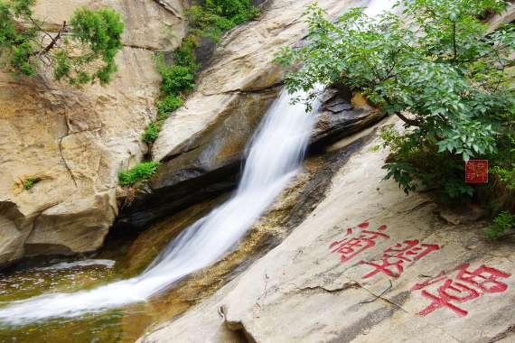 爱与痛的交织:婚姻背后的真相